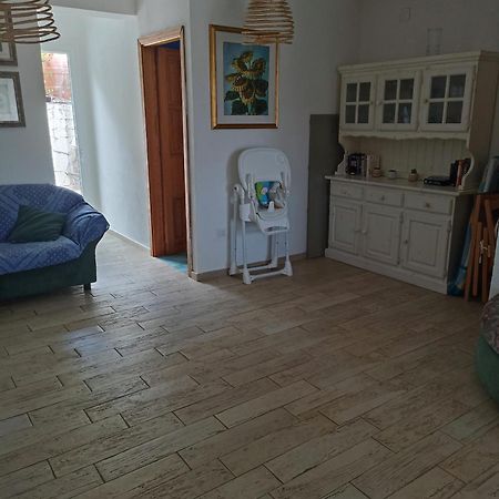 Villetta Ludovica Соланас Екстериор снимка